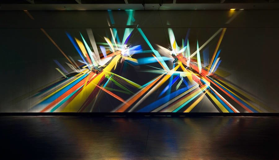 2016-08-23 艺术家stephen knapp能够完美地驯服光线的折射光效.